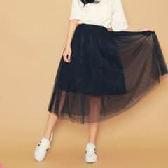 [新品未使用]ブラック ミモレチュールスカートのサムネイル