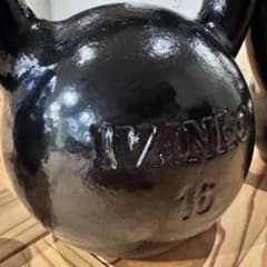 美品 IVANKO ケトルベル 16kg イヴァンコ イバンコ 鉄製 Hyrox 美品 IVANKO ケトルベル 16kg イヴァンコ イバンコ 鉄製 Hyrox - メルカリ