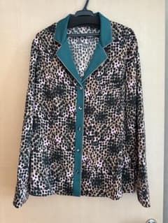 極美品DIANE VON FURSTENBERG長袖シャツ グリーンのサムネイル