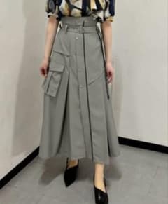 UNITED TOKYO タックフレアーハイウエストスカート グレー