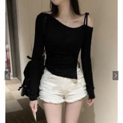 【新品未使用】韓国 thehagi オフショルダー ブラック長袖のサムネイル