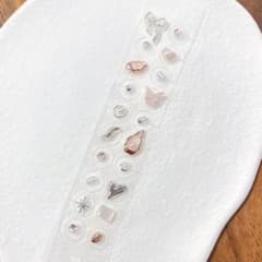 耳つぼジュエリー✧*。 (20粒) ピンク系のサムネイル