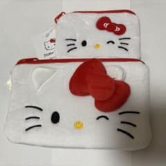 韓国限定 DAISO ダイソー ハローキティ ポーチ２個セットのサムネイル