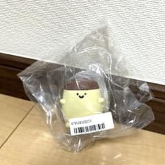 문구와 함께 반자이 미니 피규어
