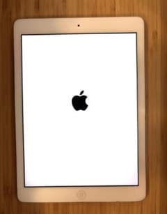チ*コ様 Apple iPad Air 第一世代　128GB シルバー 動作確認 チ*コ様 Apple iPad Air 第一世代 128GB シルバー 動作確認 - メルカリ
