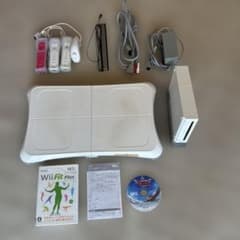 Wii本体とWii Fit Plusのセット コントローラー3本+拡張1本付属 - メルカリ