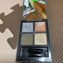 THREE ディメンショナルビジョンアイパレット　02のサムネイル