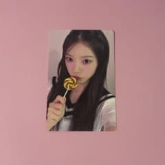 ILLIT アイリット bomb モカ yizhiyu ラキドロ トレカ 2 - メルカリ