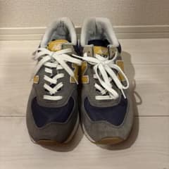 New Balance 574 スニーカー グレー ネイビーのサムネイル
