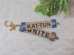 KAT-TUN【ＩＧＮＩＴＥ】銀テキーホルダー青のサムネイル