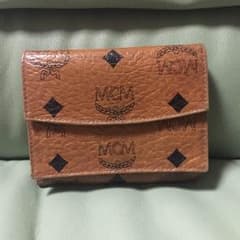値下げします！MCM三つ折り財布のサムネイル