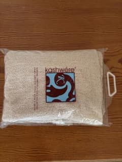 kashwére フリースブランケット ベージュ kashwére フリースブランケット ベージュ - メルカリ