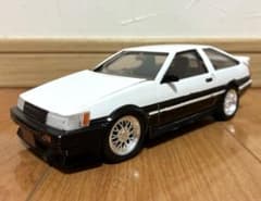アオシマ1/24プラモデル完成品 頭文字D 秋山渉 AE86カローラレビン