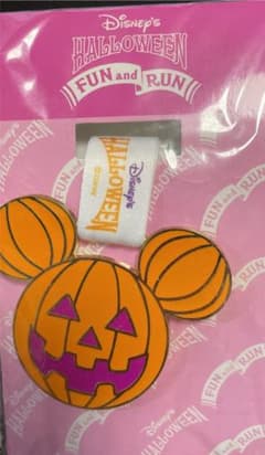 ディズニー　ハロウィン　メダル　非売品のサムネイル