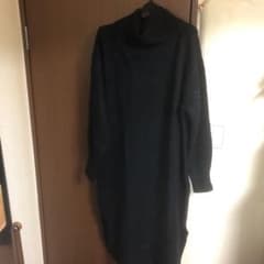 新品タグ付き　今季　H&M ニットワンピースのサムネイル