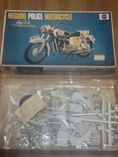日東科学 1/15 メグロ白バイ プラモデルのサムネイル