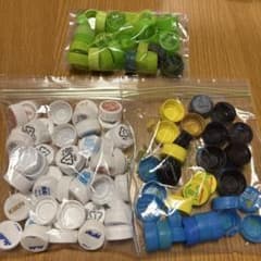 【限定値下げ】ペットボトルキャップ 大量 まとめ売り 工作 素材のサムネイル