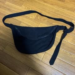 美品 COMOLI コモリ シルクネップ ブラック ボディバッグ ウエストポーチのサムネイル