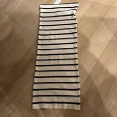 COCA アイボリーとネイビーのストライプタイトスカート