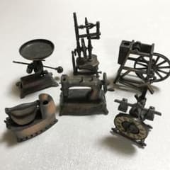 レトロ　ダイキャスト製の 鉛筆削り アンティーク ダイキャストミニチュア 鉛筆削り【昭和 レトロ