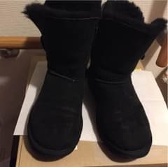 【ケイちゃんさん専用】UGG US6 ベイリーボタン ショートブーツのサムネイル