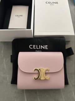 新品未使用 CELINE スモールフラップウォレット トリオンフ ダーティピンク 新品未使用 CELINE スモールフラップウォレット トリオンフ ダーティ