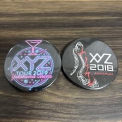 xyz 缶バッジ