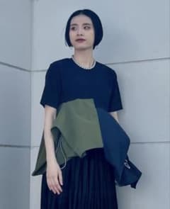 極美品 アンスリード タックギャザードッキングTシャツ カットソー 38 黒系 アンスリード タックギャザードッキングTシャツ38サイズ 限定ダーク