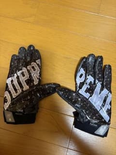 Supreme アメリカンフットボール Nike Supreme アメリカンフットボールグローブ M サイズ - メルカリ
