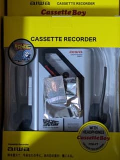 【新品、未開封】バックトゥザフューチャーカセットプレイヤー＋おまけ　bttf 新品、未開封】バックトゥザフューチャーカセットプレイヤー＋おまけ