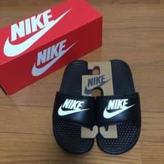 ☆送料込・新品☆NIKE ベナッシ25cmのサムネイル