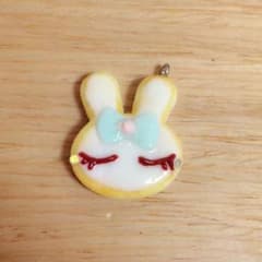 スイーツデコ✩うさぎクッキー✩ストラップのサムネイル
