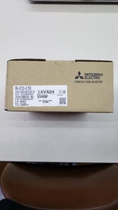三菱　インバータ　FR-D720-0.4Kのサムネイル