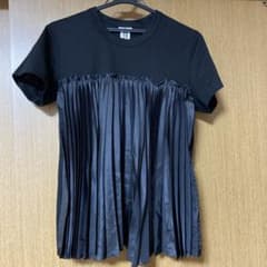 【emi様専用】ブラックプリーツTシャツのサムネイル
