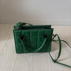 グリーンキルティングショルダーバッグのサムネイル