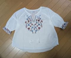 OLIVE des OLIVE 刺繍ブラウス ホワイト　Fサイズのサムネイル