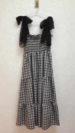 MAJESTIC LEGON 肩リボンシャーリングワンピース 黒 チェック柄