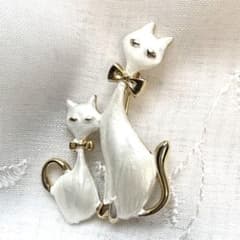 빈티지 브로치 흰 고양이 고양이 부모와 자식 골드 라인 스톤 리본 매트 ③