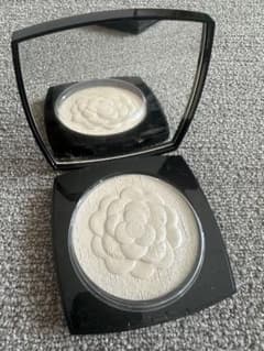 CHANEL LES SYMBOLES DE CHANEL ハイライトパウダー - メルカリ