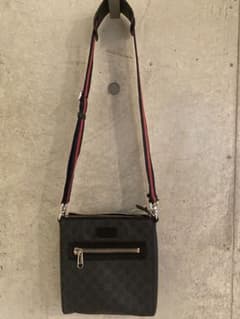 【GUCCI グッチ ショルダーバッグ】のサムネイル