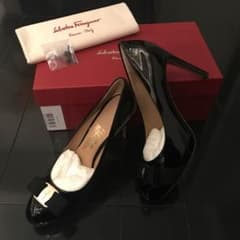 パンプス 新品未使用 定番モデル 9センチヒールのサムネイル