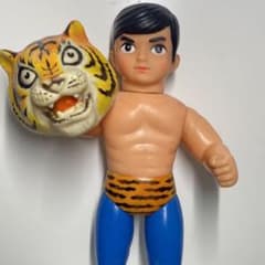 本日のみの出品】タイガーマスク ソフビ 26㎝ 当時物 - メルカリ