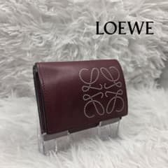 ✨極美品✨LOEWE 三つ折り アナグラム トライフォールド　スタッズ　ボルドー ✨極美品✨LOEWE 三つ折り アナグラム トライフォールド スタッズ