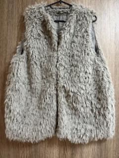 AZUL by moussy フェイクファー ジレ グレーのサムネイル