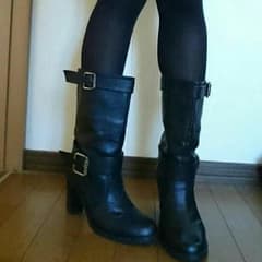 黒ブーツ(着画)のサムネイル