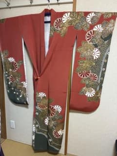 fs133st 振袖 正絹 扇柄 吉祥紋様 共八掛 金彩 金糸 正絹 振袖 美品 駒刺繍 吉祥花文 金彩 おしゃれな共八掛 - メルカリ