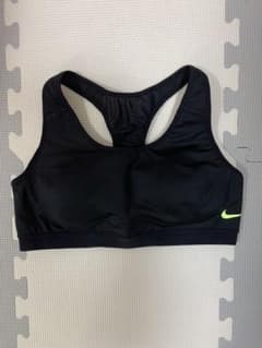 NIKE ナイキ スポーツブラ　ドライフィット　Mサイズのサムネイル