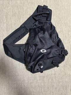 00s OAKLEY ショルダーバッグ ワンショルダー Y2K テックのサムネイル