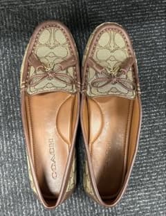 【美品:23.5㎝】COACH コーチシューズモイラローファーシグネチャーカーキのサムネイル