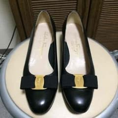 値下げしました。  レディス フェラガモパンプスのサムネイル